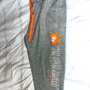 Nike Men's Heather Gray fleece Joggers